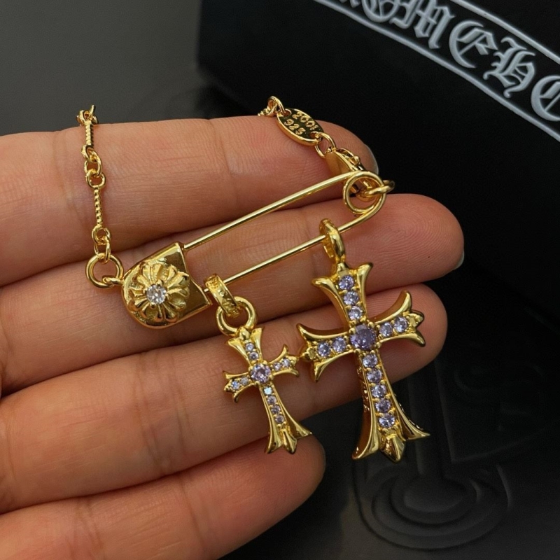 Ch*0me He**ts necklaces